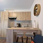 Apartament Frida T2 Avec Sa Terrasse By Unsejouranancy Fr